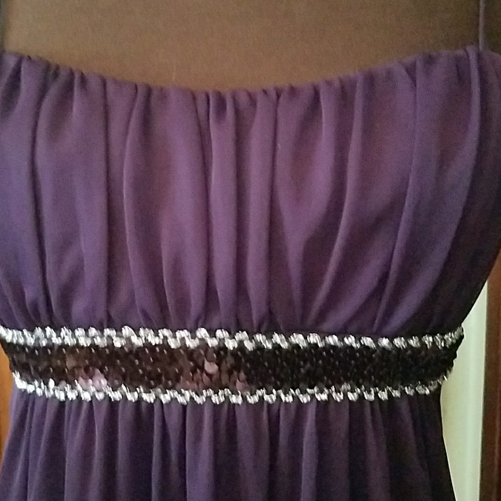 Dress - Picture 2 of 5
